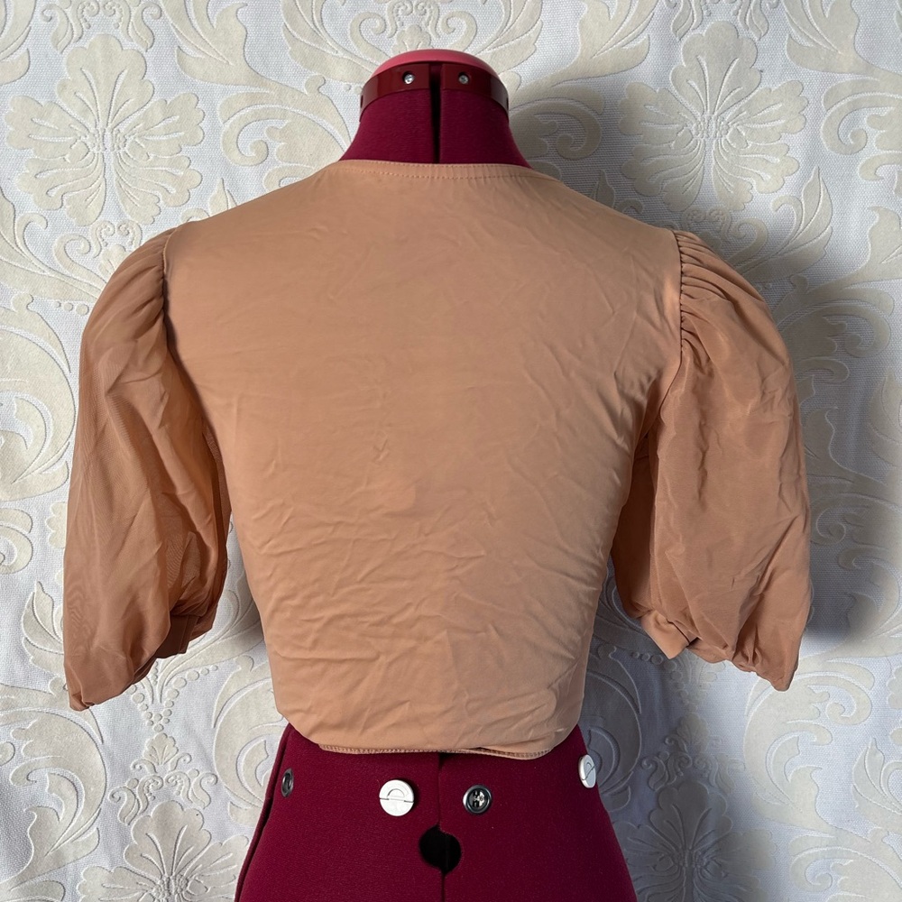 Burnt Orange Twist Top w Puff Sleeves - Picture 2 of 4